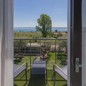Insula Felix Moniga del Garda