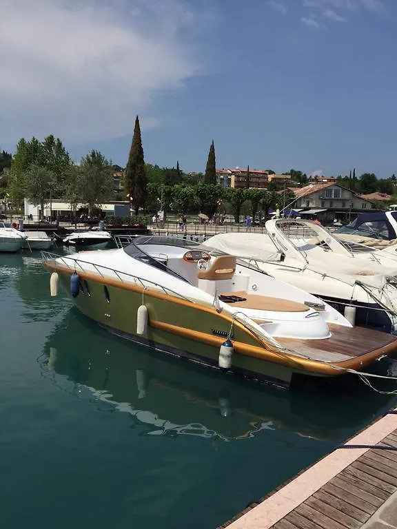Lm House Boat Hotell Moniga del Garda