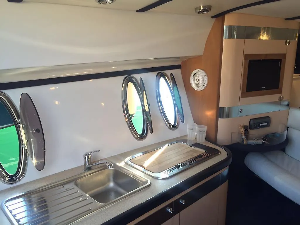 Lm House Boat Hotell Moniga del Garda Båthotell