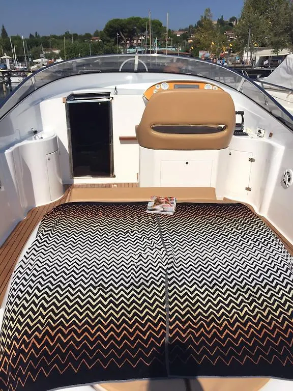 Lm House Boat Hotell Moniga del Garda Italien