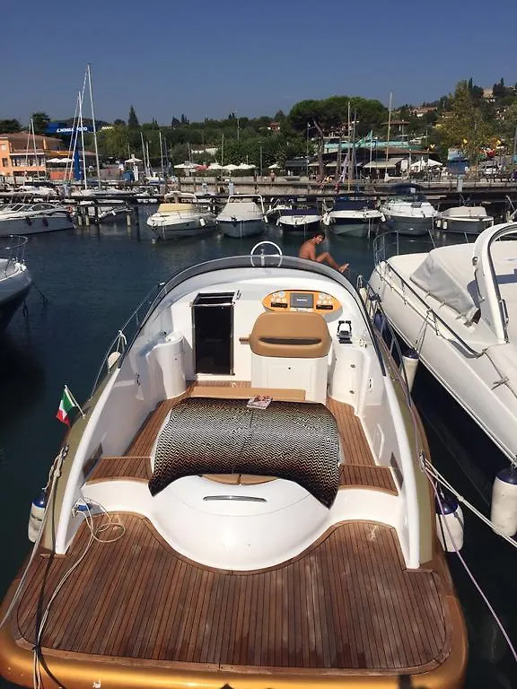 Botel Lm House Boat Hotel Moniga del Garda